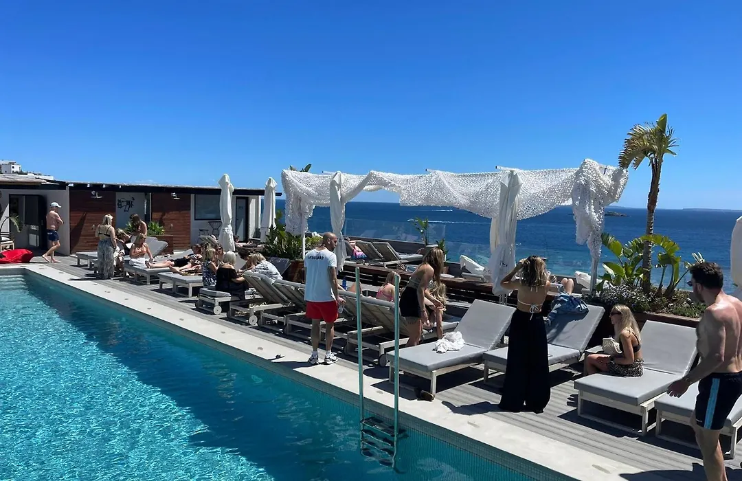 Hotel Cenit & Apts Sol Y Viento-1