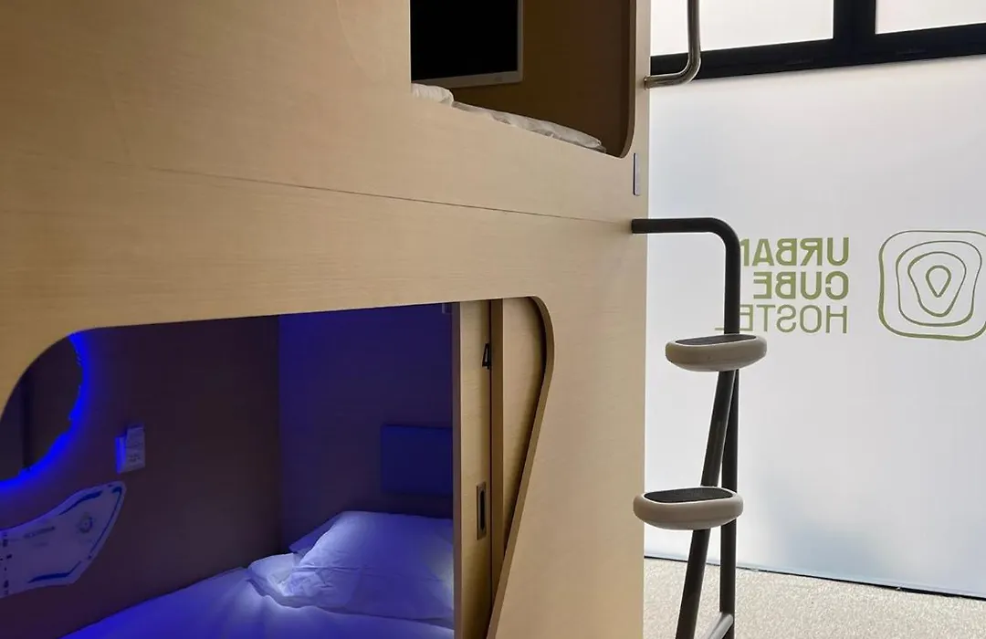Urban Cube Hostel Sevilla-1