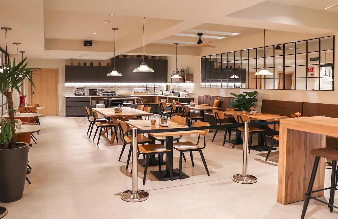 Aerohotel Barcelona Airport 24h-1