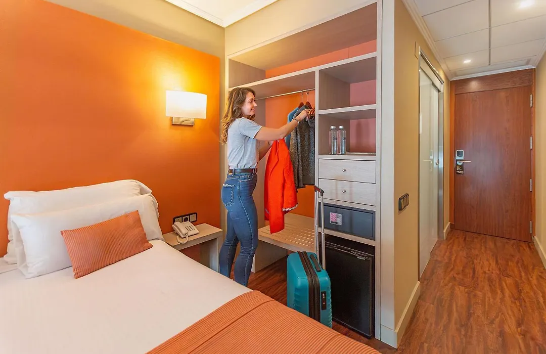 Num Hotel-1