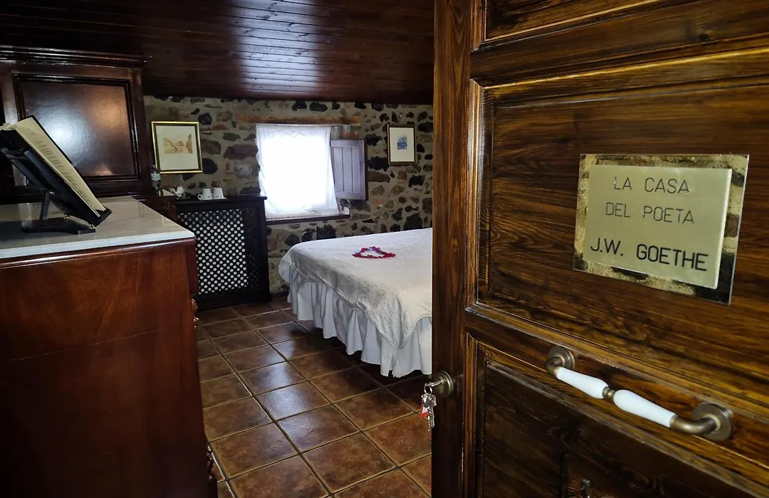 La Casa Dels Poetes-1