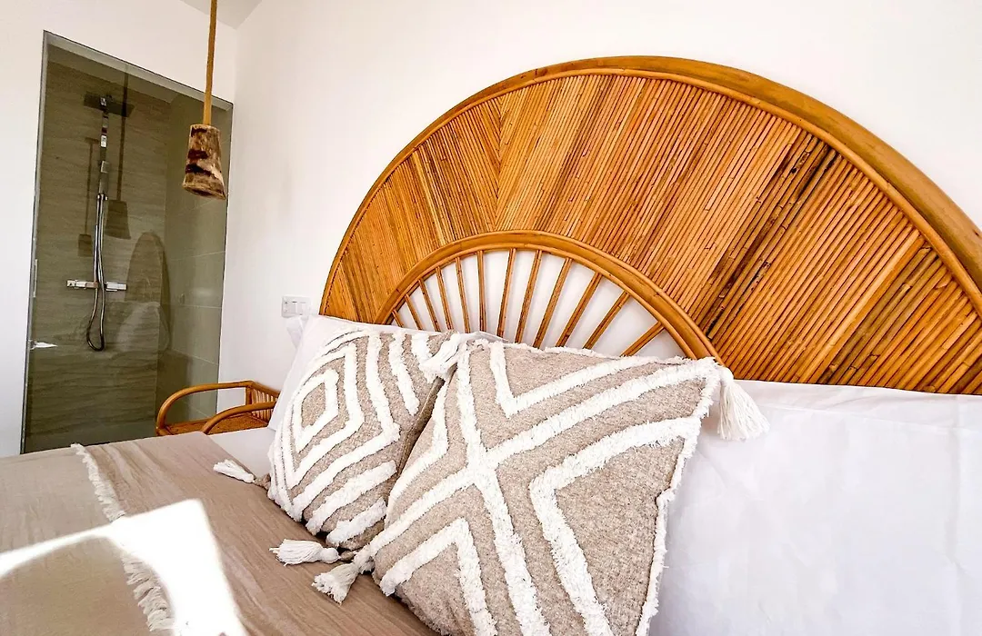 Chakra House Fuerteventura - Private Rooms In A Shared Boutique Guesthouse-1