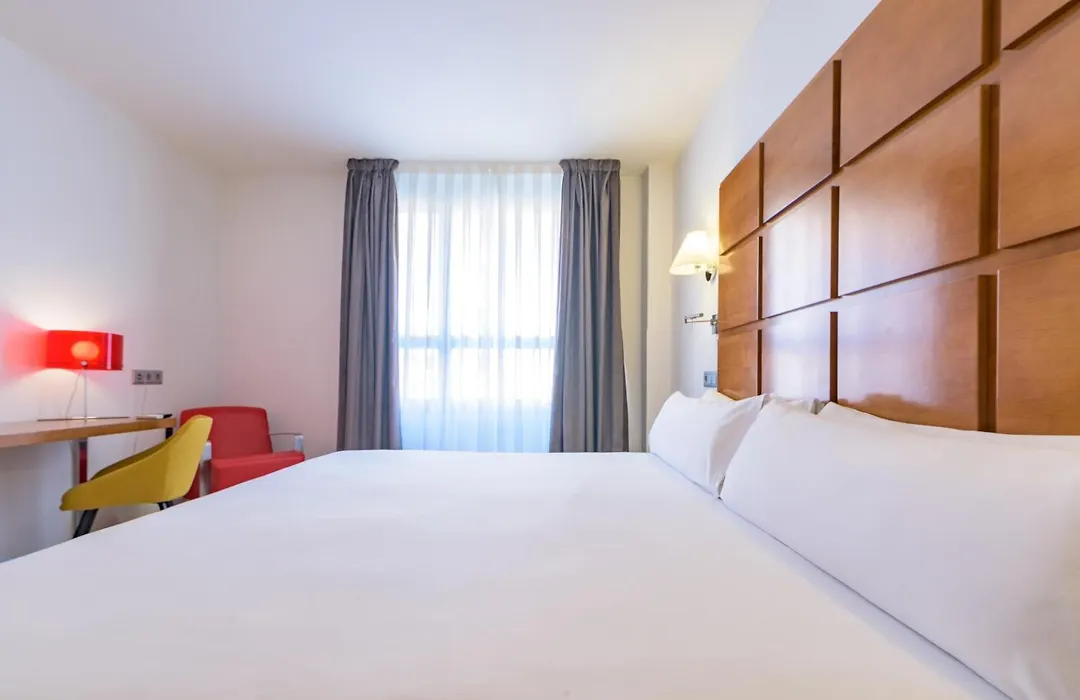 Hotel Zentral Ave-1