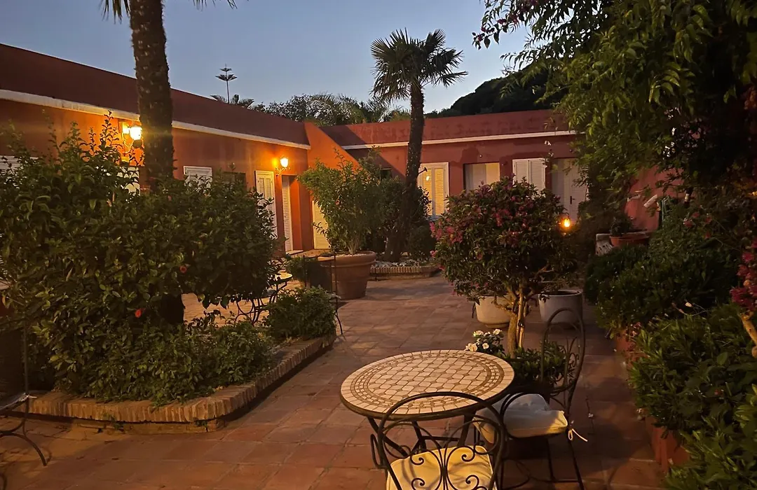 Hotel La Pena-1