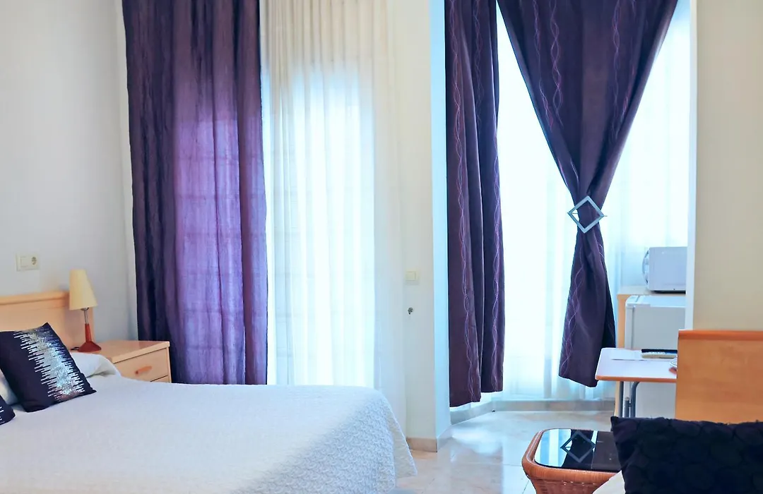 Agusti Hostal-1