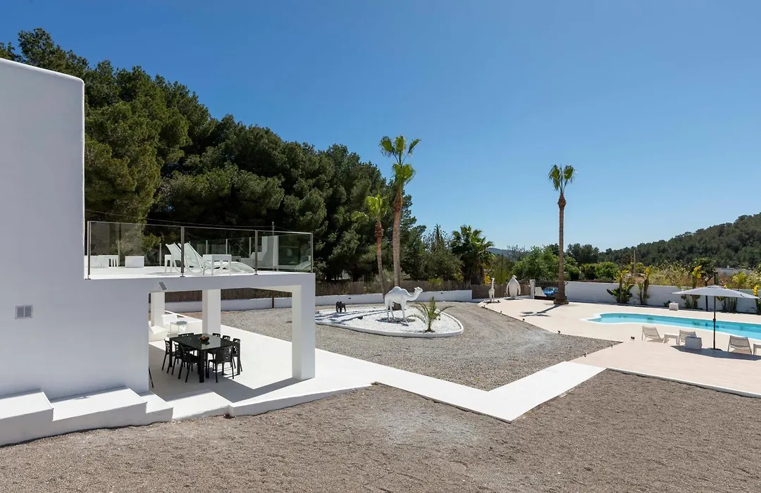 Luxe Minimalistic Large Villa Near Airport & Bossa Beach-1
