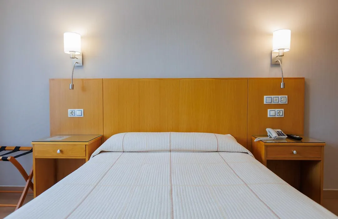 Hotel O Cruceiro-1