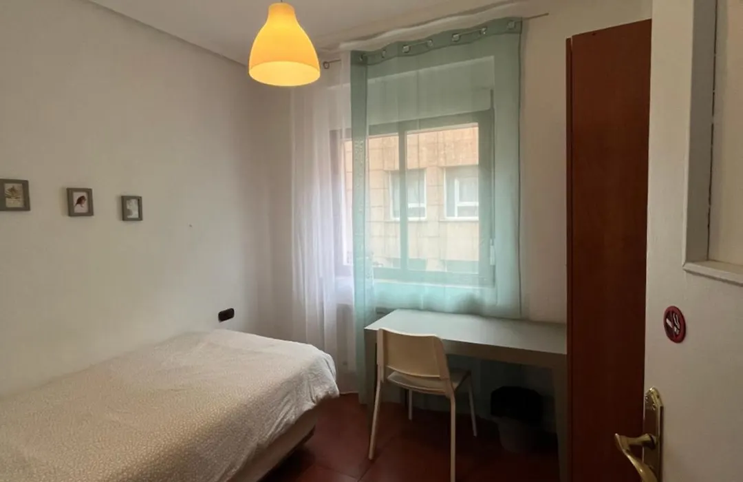 Roomin Hostel-1