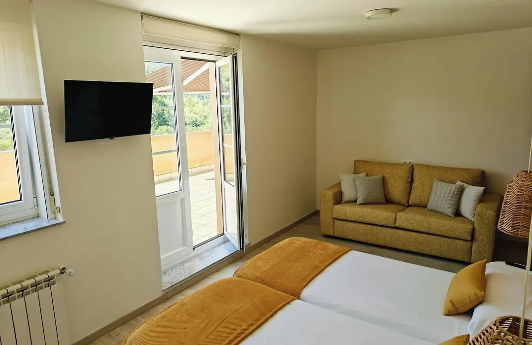 Pension-Albergue Lemos-1