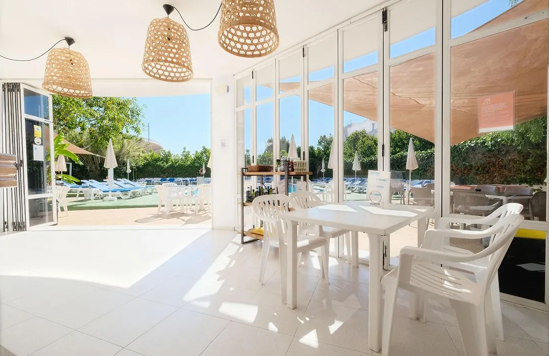azuLine Hotel Llevant-1