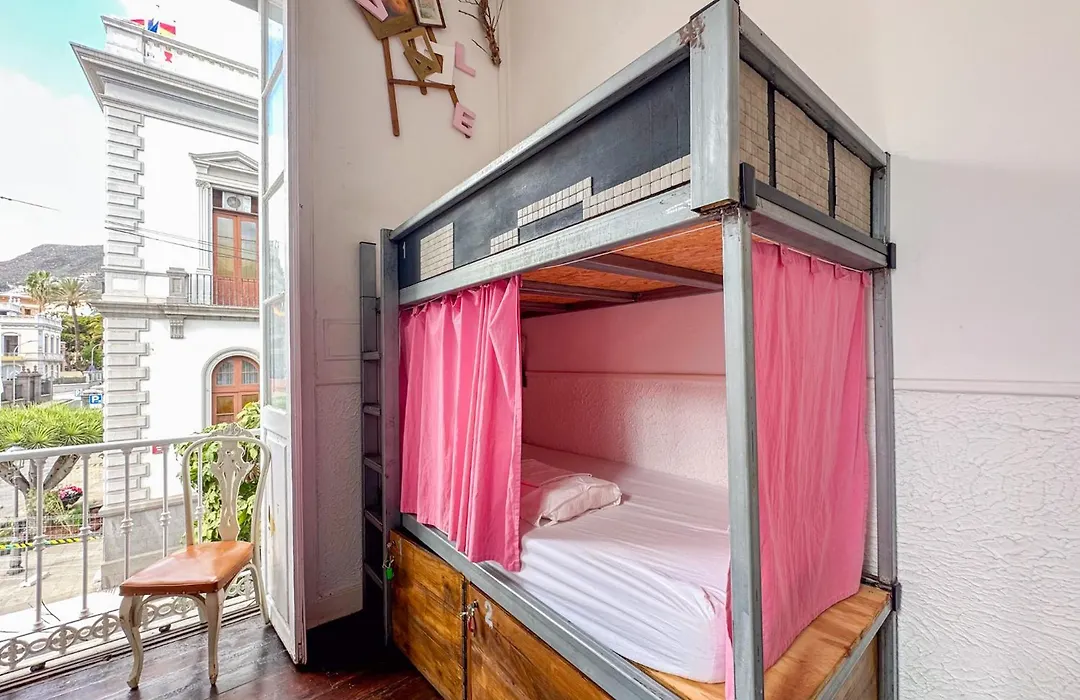 Tenerife Art Hostel-1