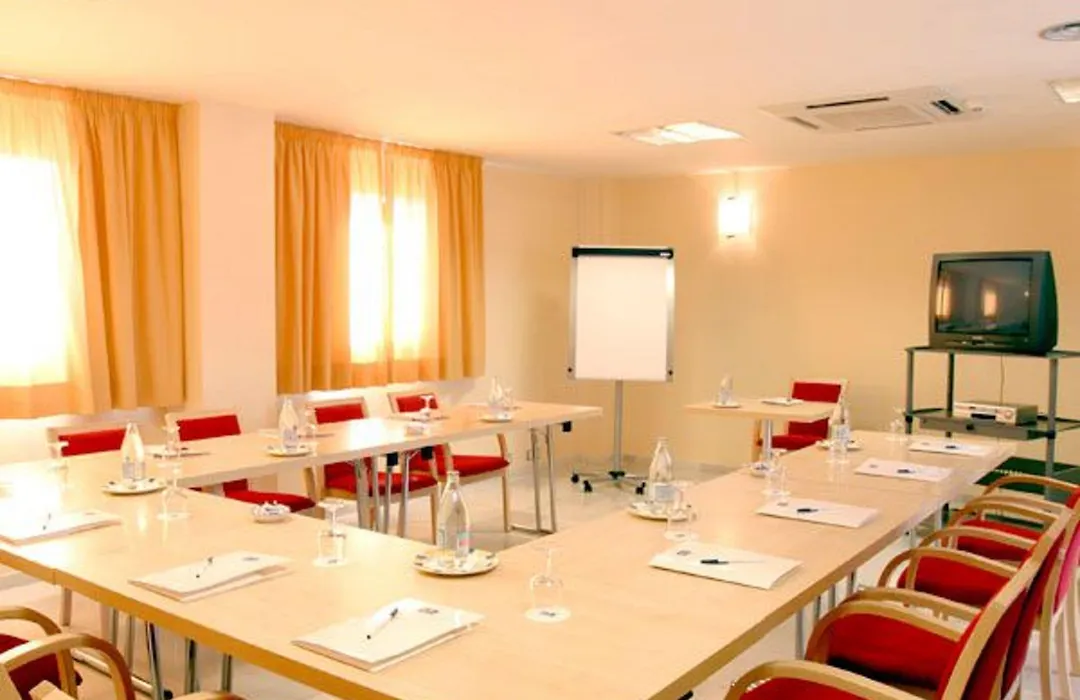 Hotel Holiday Inn Express Madrid-Rivas By Ihg-1