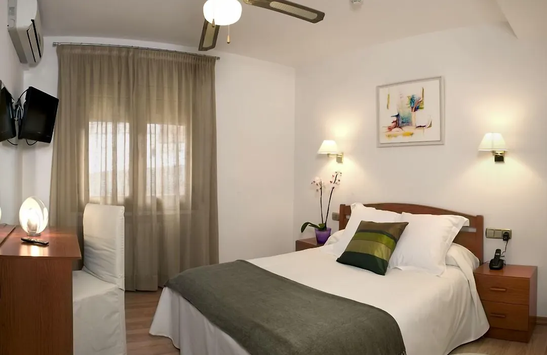 Hotel Porta D'Alella-1