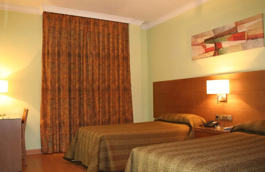 Hotel 4C Puerta Europa-1