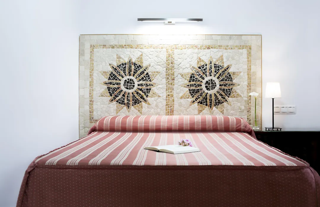 Hostal Alhambra - Adults Only-1
