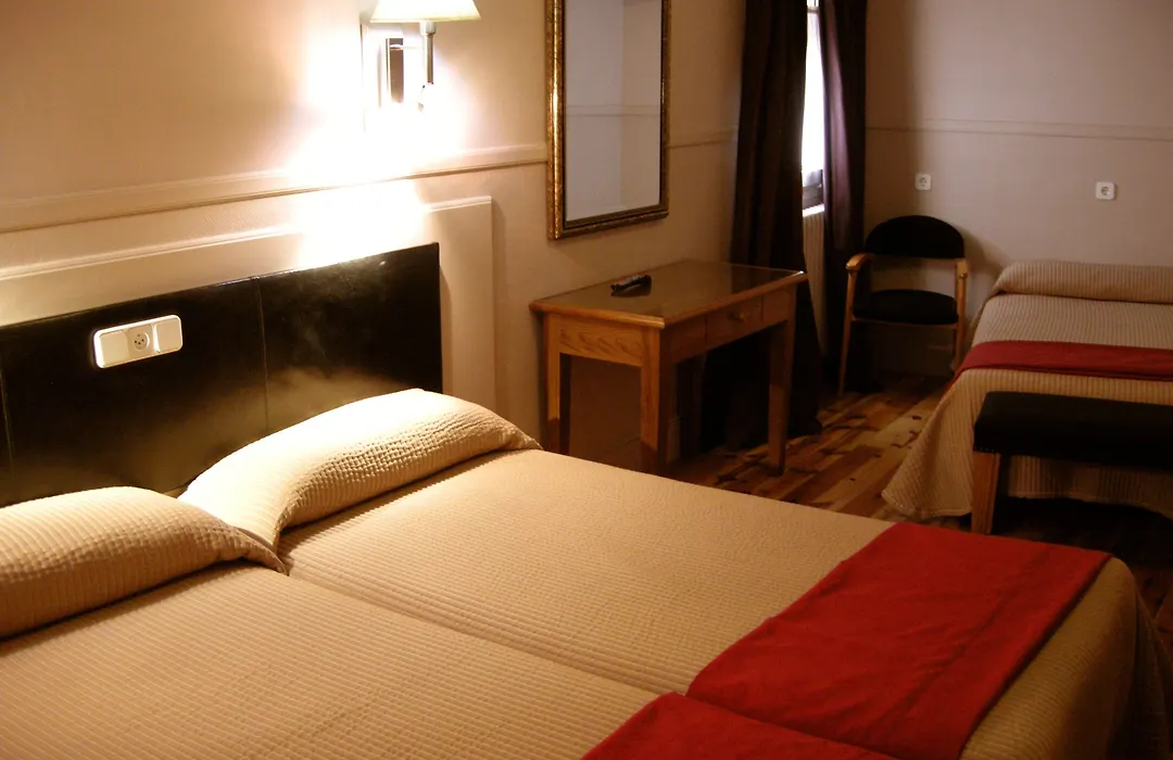 Hostal Canovas-1