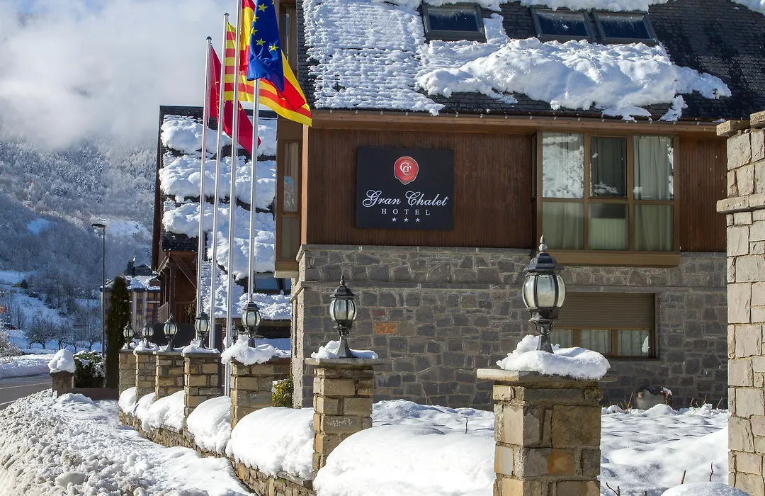 GRAN CHALET Hotel&Petit SPA-1