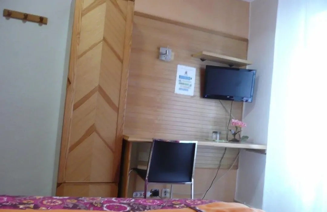 Hostal Rioja Condestable-1