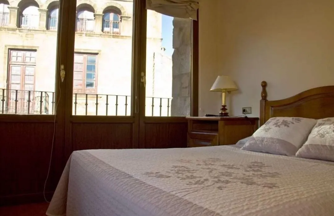 Hostal Las Coronas-1