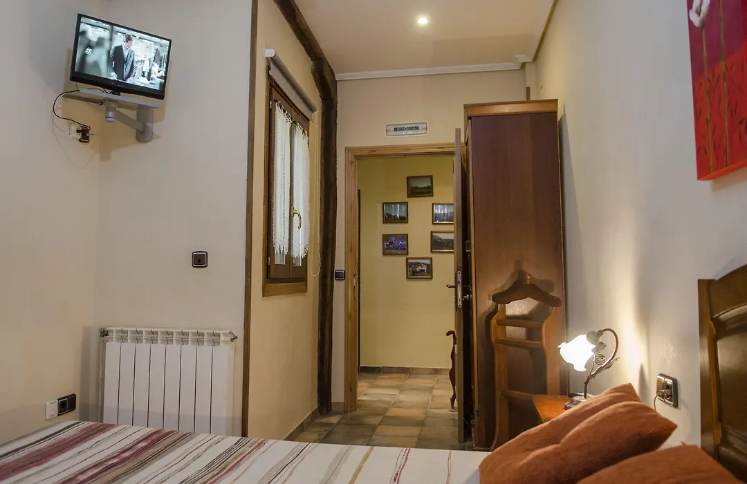 Hostal Rural Elosta-1