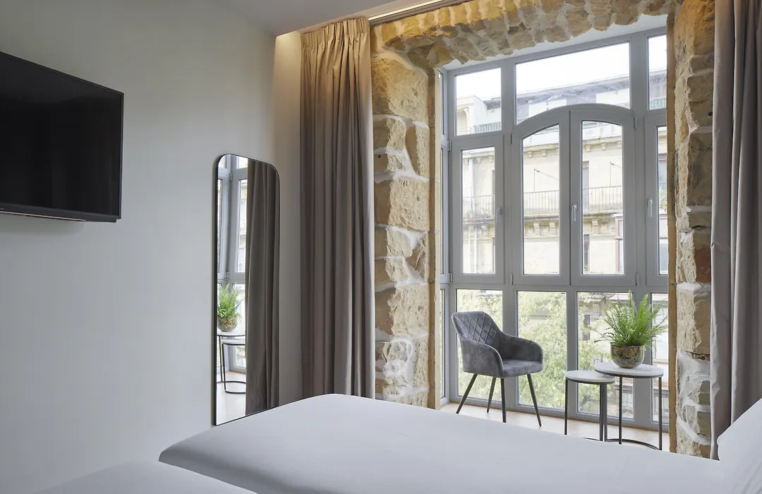 Hotel Arrizul Catedral 3 Sup-1