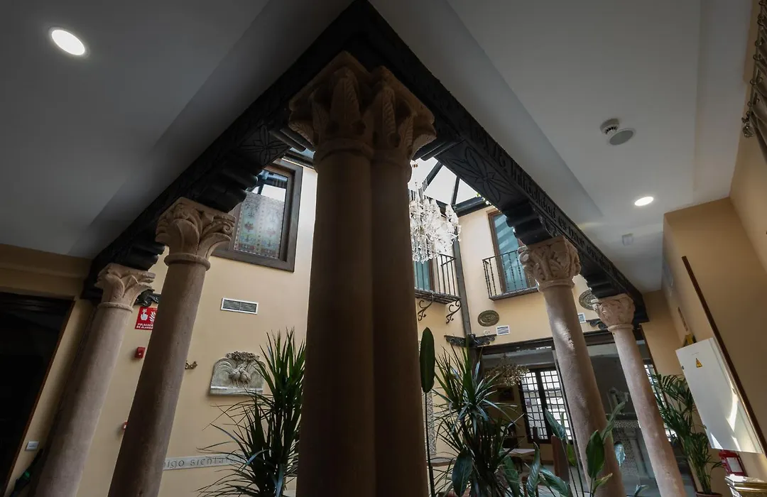 Hotel Boutique Casón De Los López-1