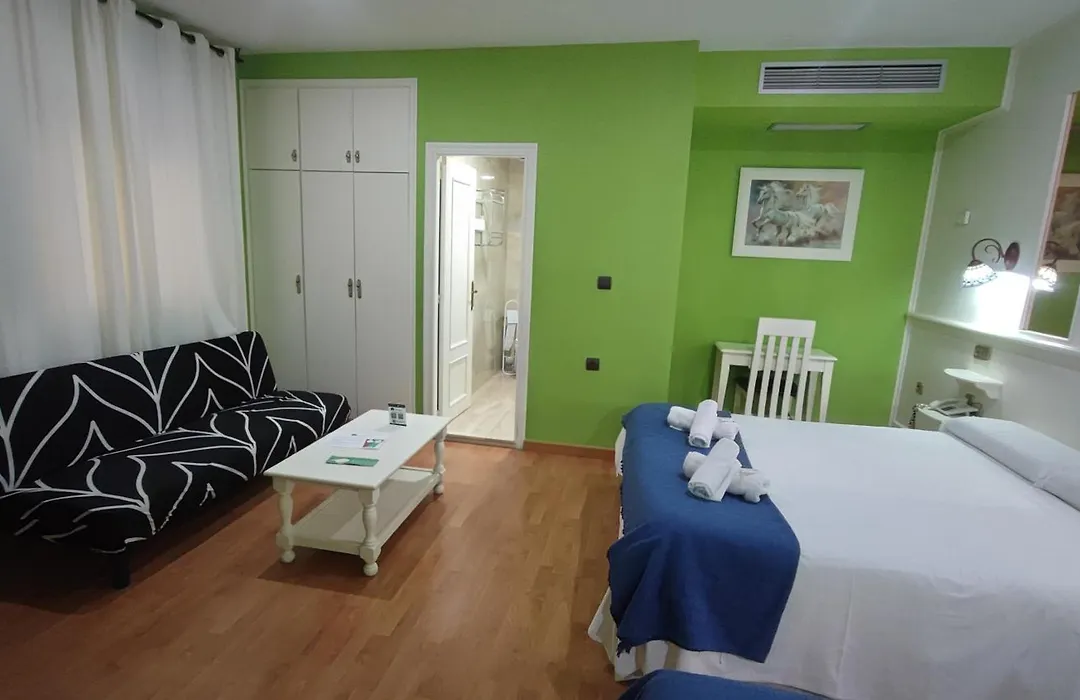 Hotel Aro'S-1