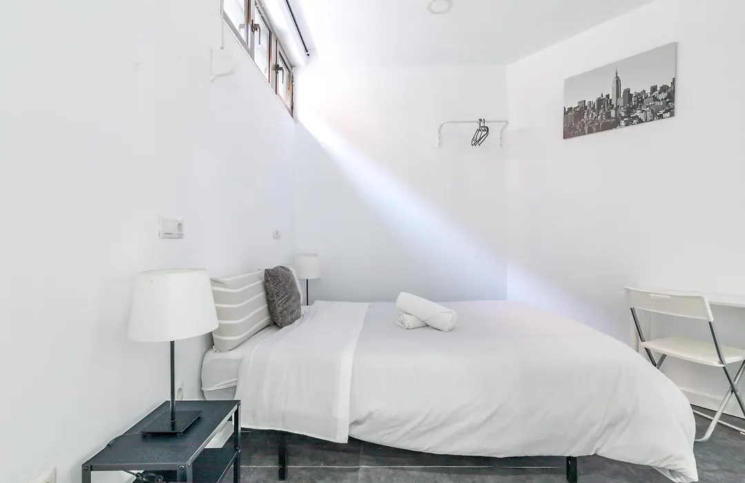 Ayz Ulises - Auto Check-In Property-1