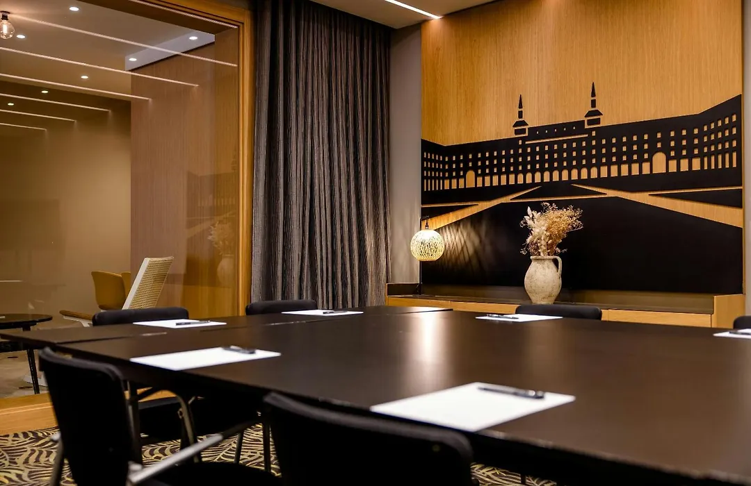 Motel One Madrid-Plaza De Espana-1
