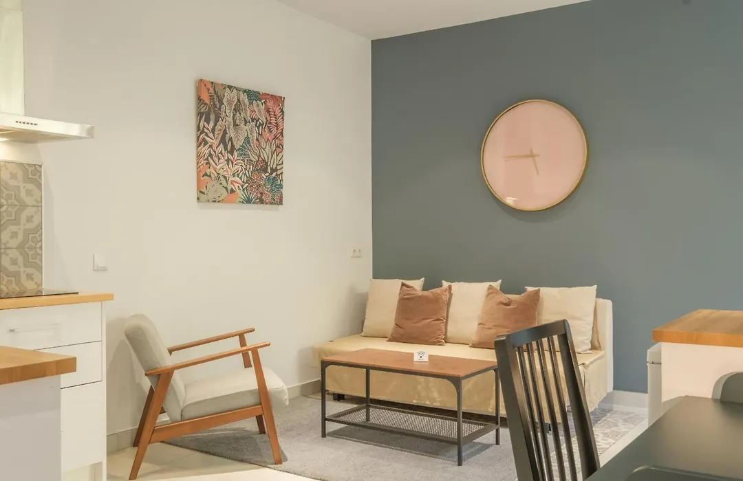 Chic & Comfortable Apartment, Private Terrace-1
