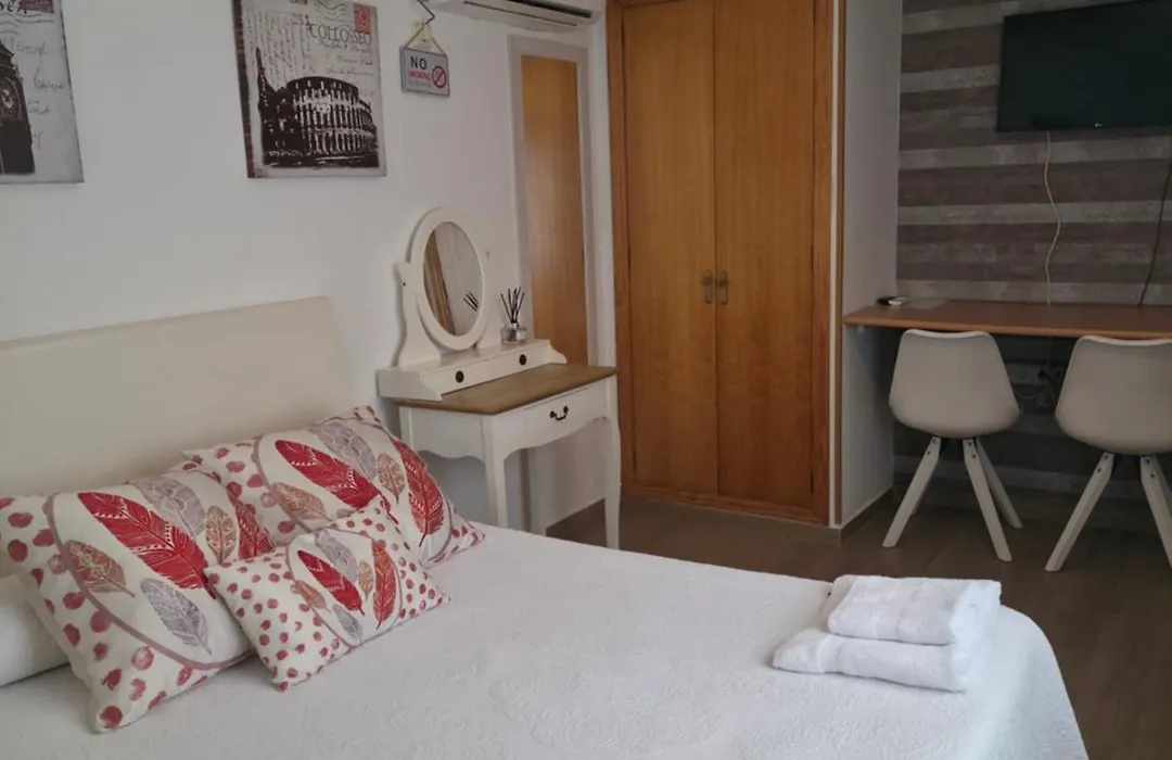 Hotel Iris La Eliana-1