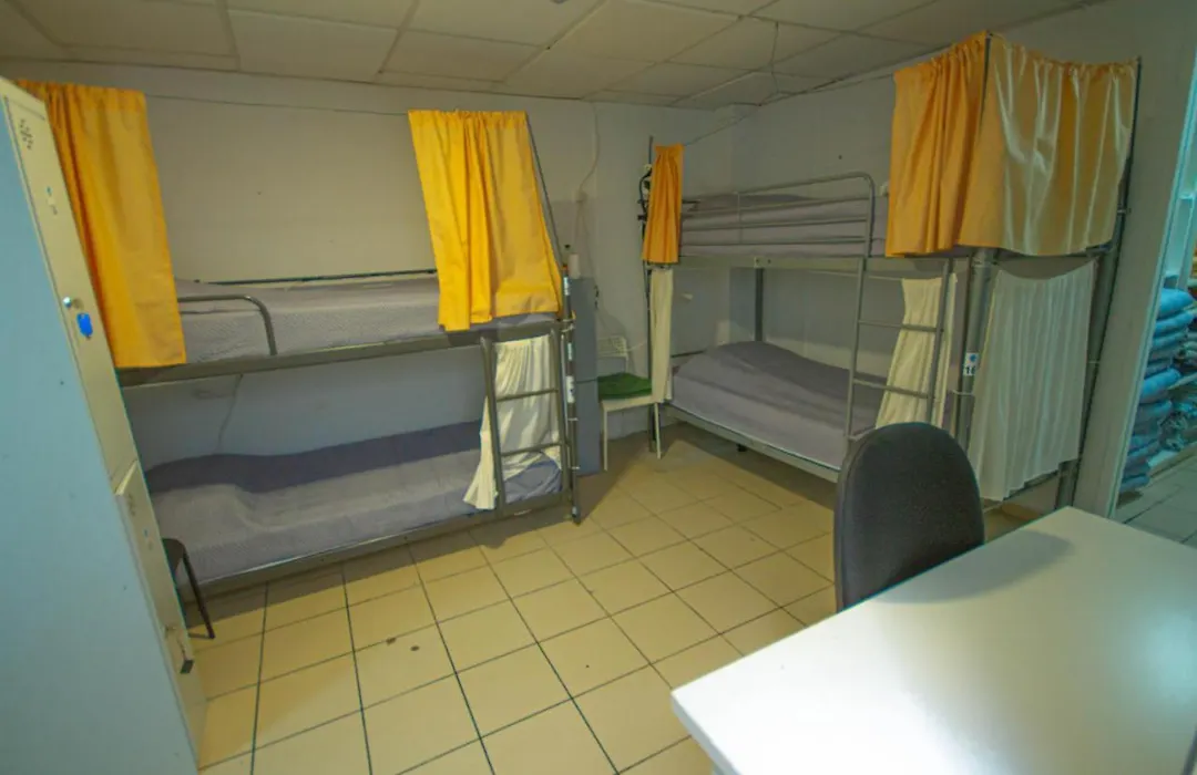 Hostel Tropical Work-1