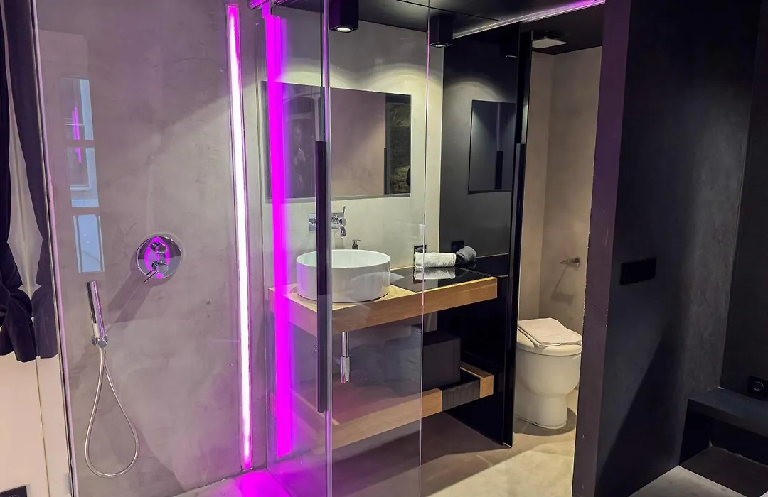 The Black Boutique -- Turistea Suites-1