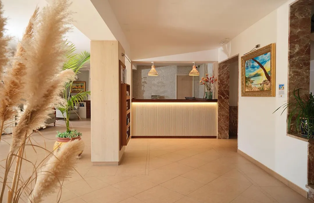 Hotel Playa Mondrago-1