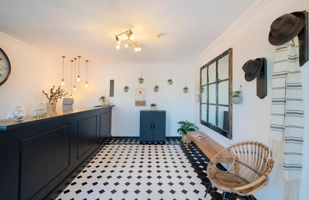 La Concha Boutique Apartments - Adults Only-1