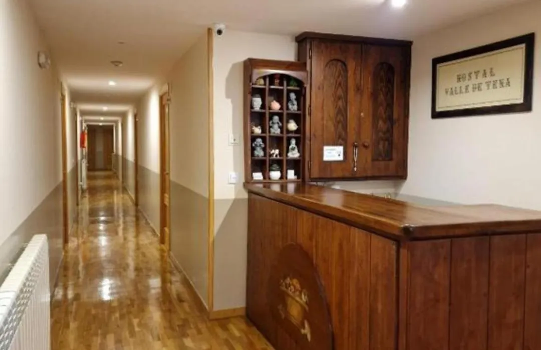 Hostal Valle De Tena-1