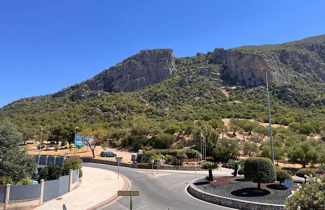 Hotel Sierra De Ubrique-1