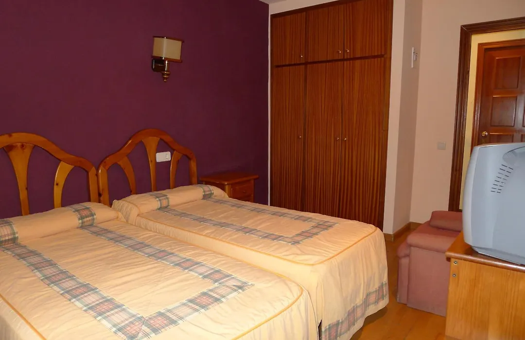 Aero Hotel Cerdanya Ca L'Eudald-1