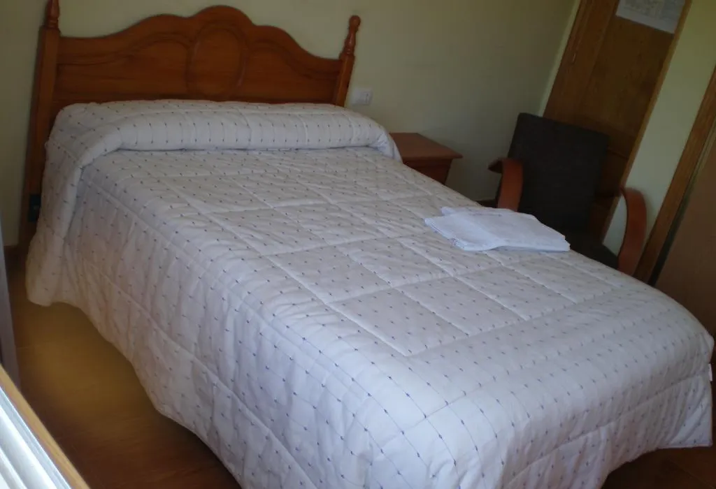 Hostal Catro Ventos-1