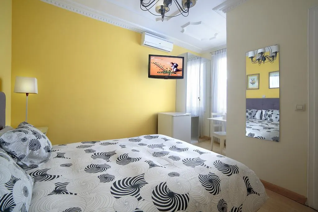 Hostal Adriano-1