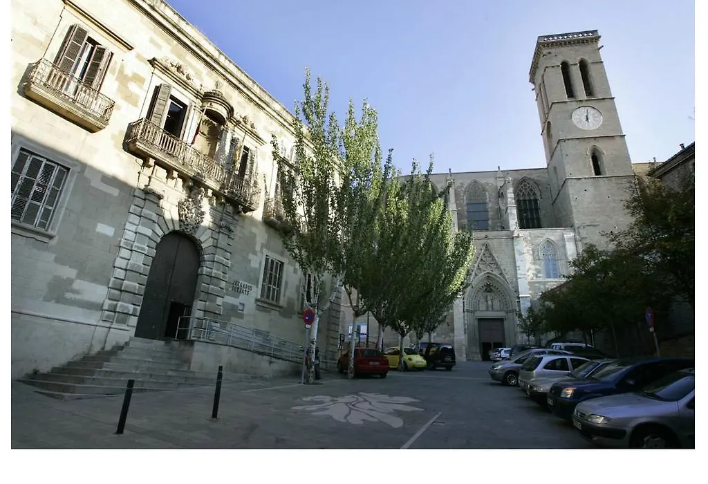 Hostal La Masia-1