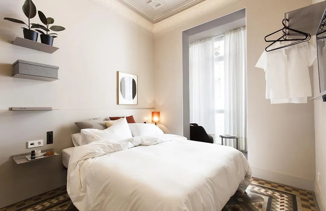 Destinationbcn - Universitat Rooms-1
