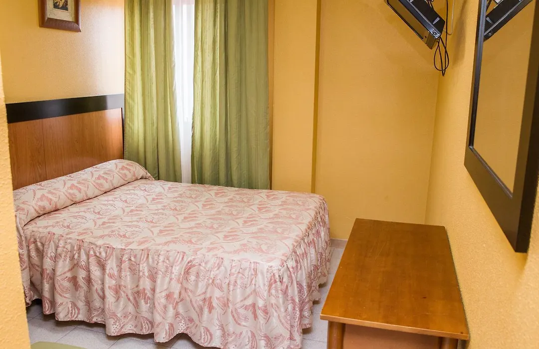 Hostal La Palmera-1