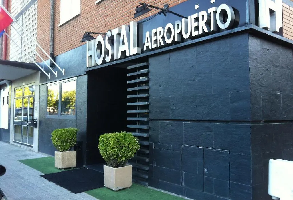 Hostal Aeropuerto-1
