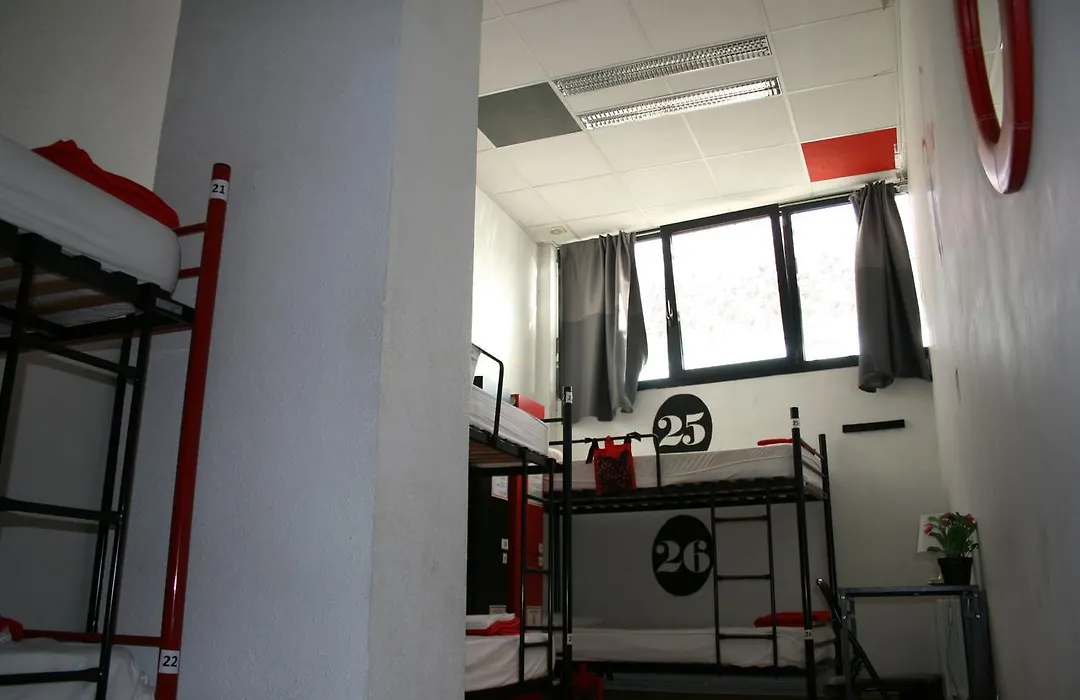 Bilbao Akelarre Hostel-1