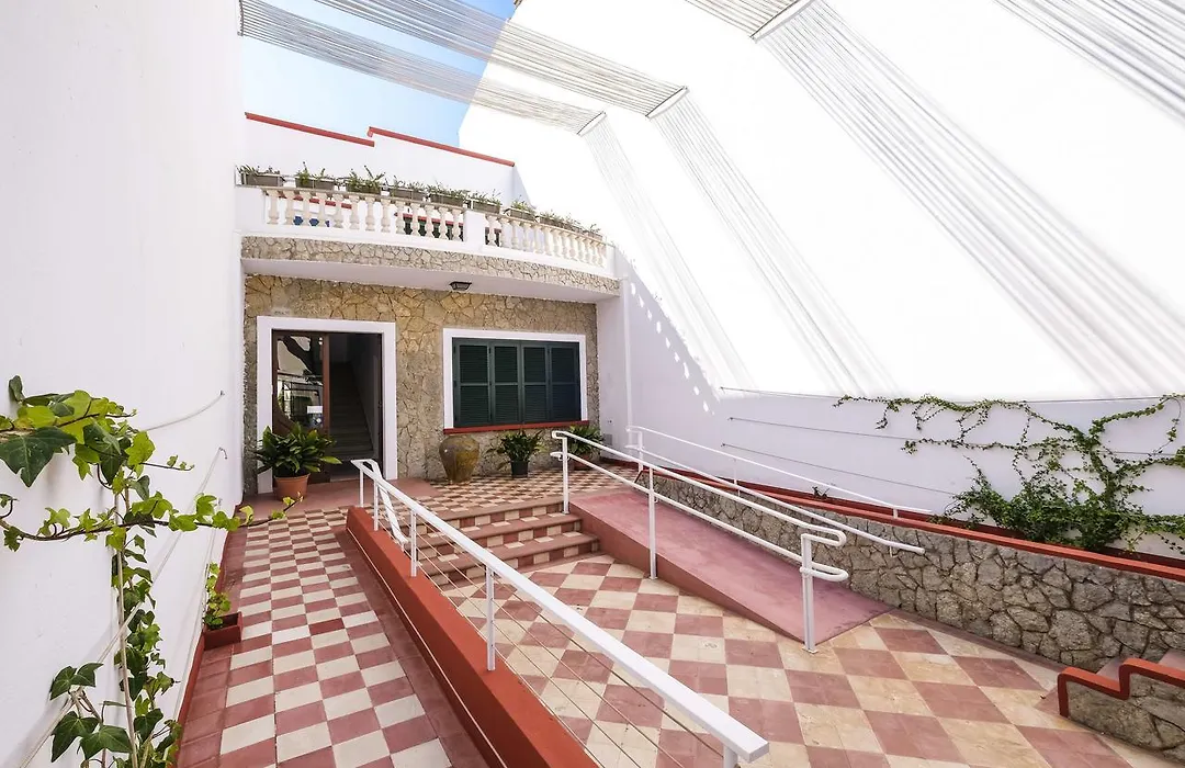 Hotel Abril 37-1