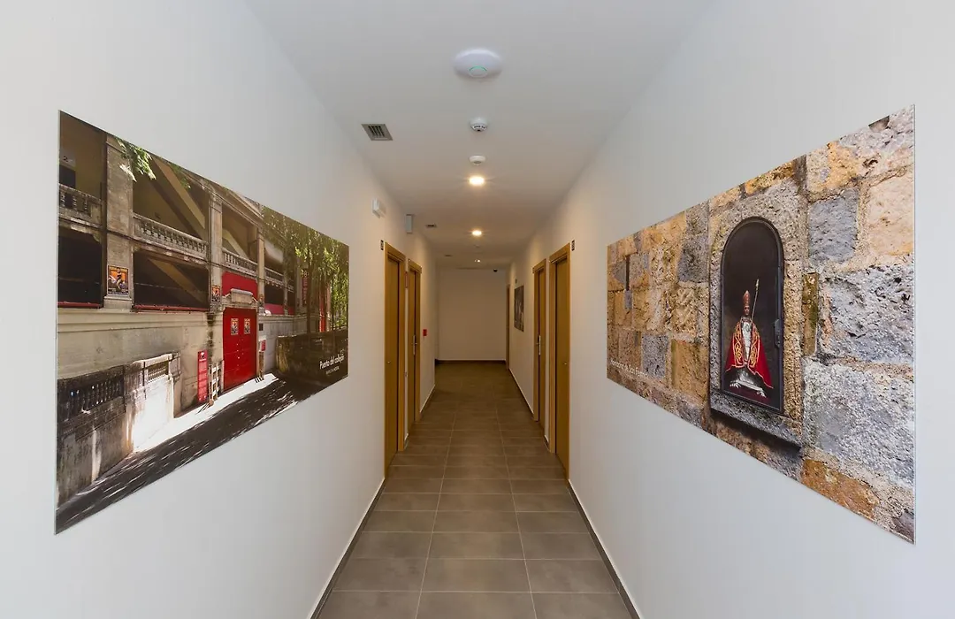 Iraipe Pamplona Hostal Auto Check-In-1