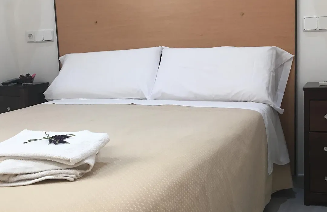 Hostal R. Lido-1