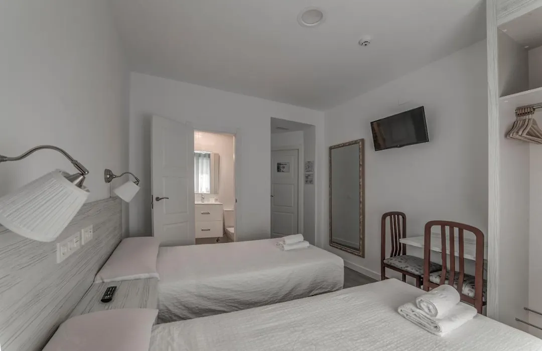 Hostal Lar-1