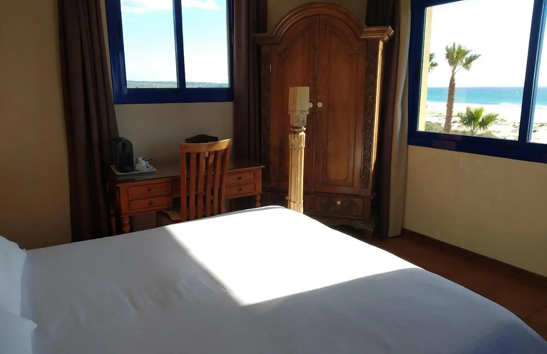 Beach Hotel Dos Mares-1